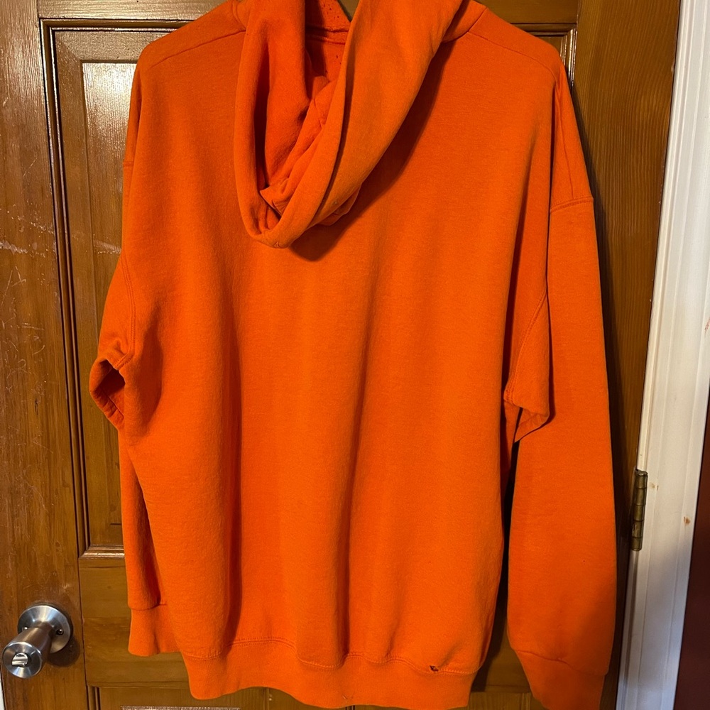 Orange Subiaco sweather. XL.